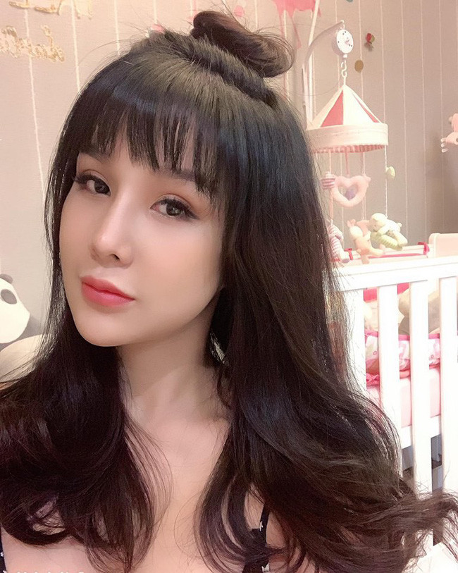 Cận kề ngày sinh nở, Diệp Lâm Anh khoe gương mặt xinh như búp bê háo hức chờ con chào đời