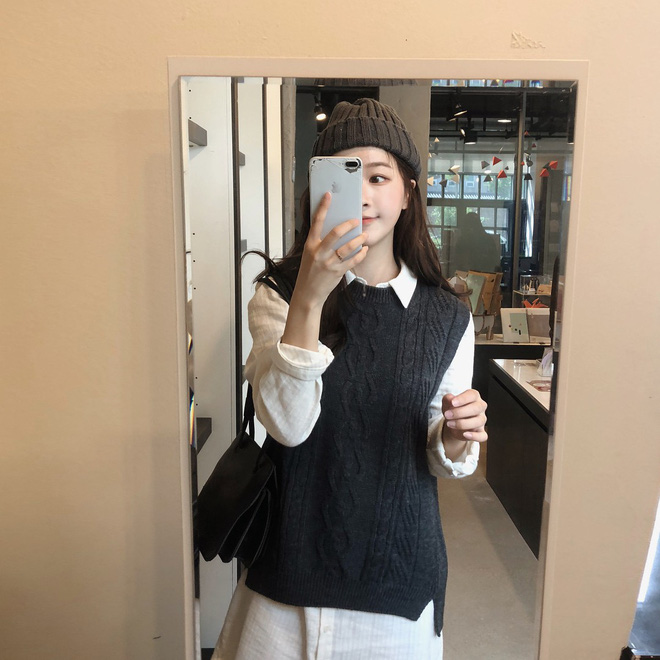 Năm nay áo gile len hot trở lại, chắc chắn xinh đáng để bạn đầu tư ngay tắp lự