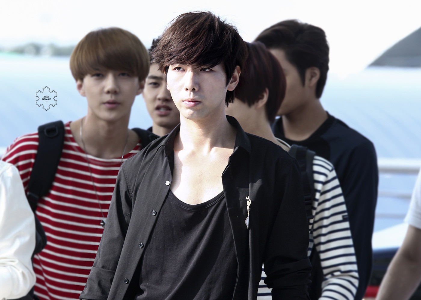 Tiết lộ thu nhập khó tin của quản lý sao Hàn: Người kiếm cả trăm triệu mỗi tháng, chưa kể phúc lợi đáng ao ước