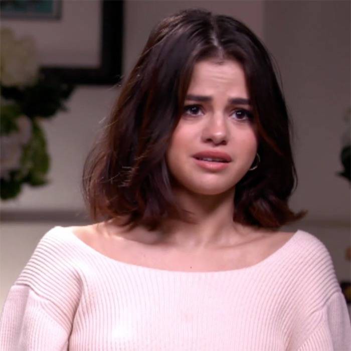 Selena Gomez phục hồi chậm, cảm thấy sợ hãi và khóc rất nhiều trong quá trình điều trị tâm thần
