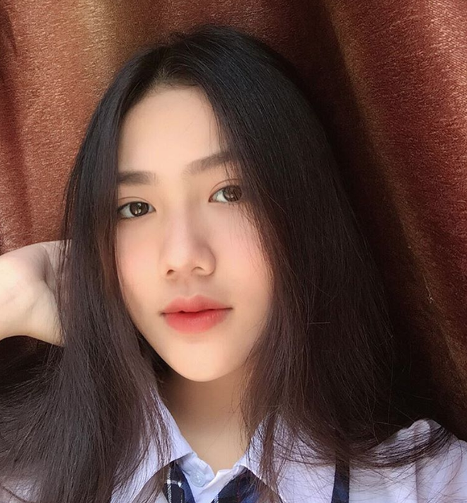 Nữ sinh Sài Gòn sinh năm 2002 được đặt tên là Triệu Vy vì mẹ mê 'Hoàn Châu Cách Cách' - 1 Nữ sinh Sài Gòn sinh năm 2002 được đặt tên là Triệu Vy vì mẹ mê 'Hoàn Châu Cách Cách' - 1