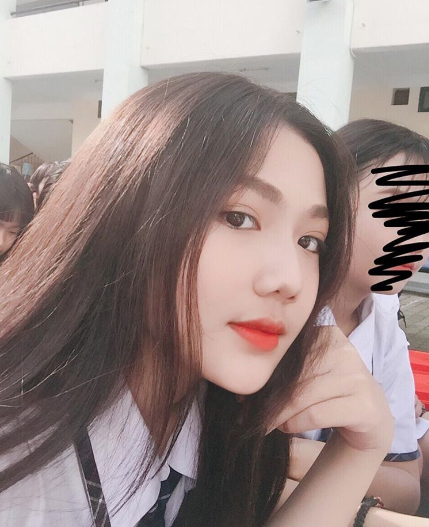 Nữ sinh Sài Gòn sinh năm 2002 được đặt tên là Triệu Vy vì mẹ mê Hoàn Châu Cách Cách