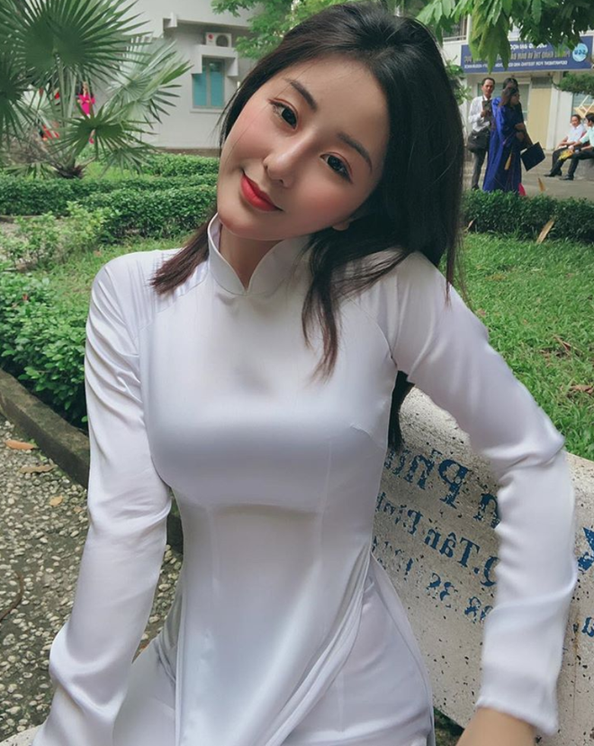 Nữ sinh Sài Gòn sinh năm 2002 được đặt tên là Triệu Vy vì mẹ mê Hoàn Châu Cách Cách