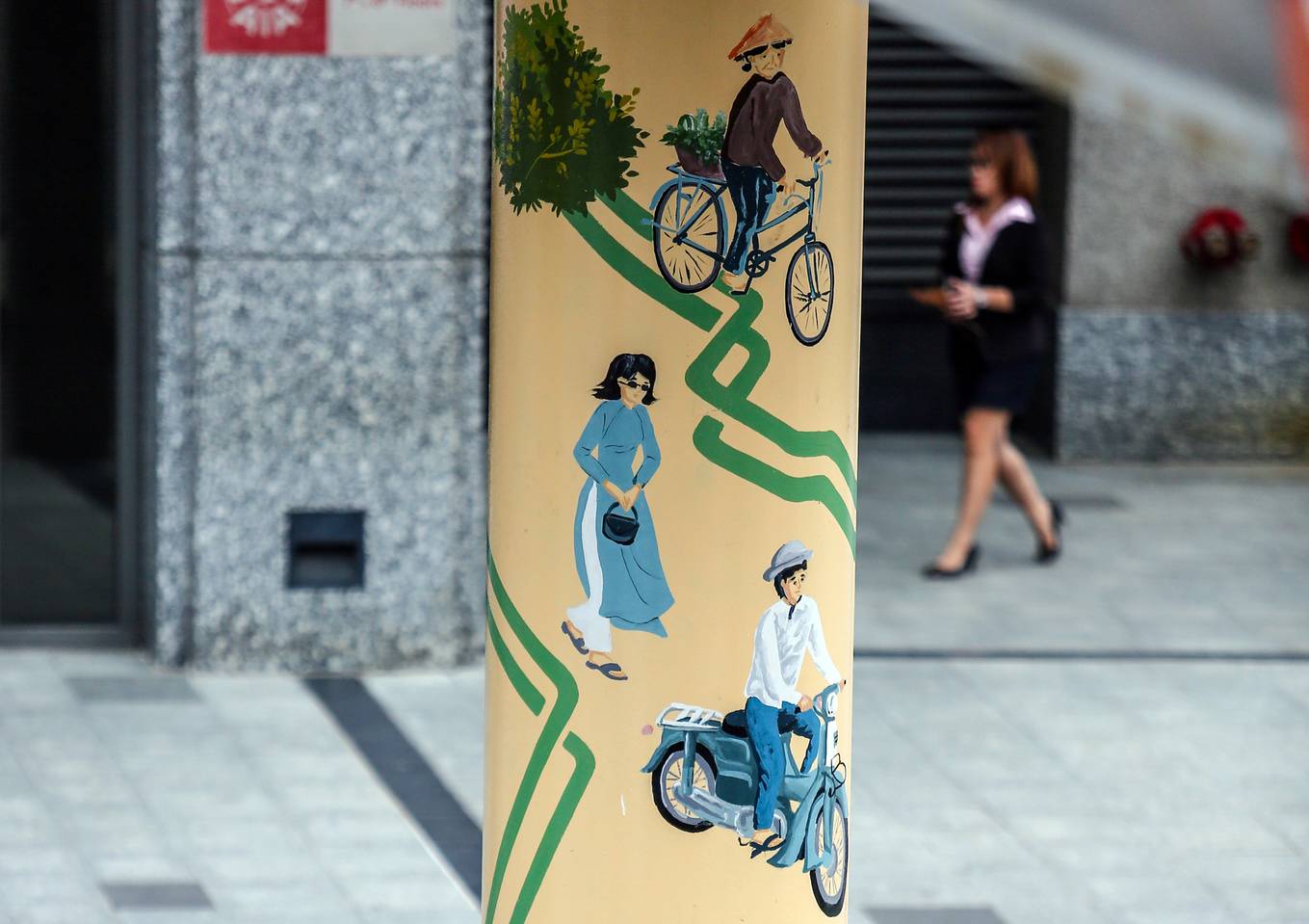 7 cầu bộ hành ở TP HCM được khoác áo mới