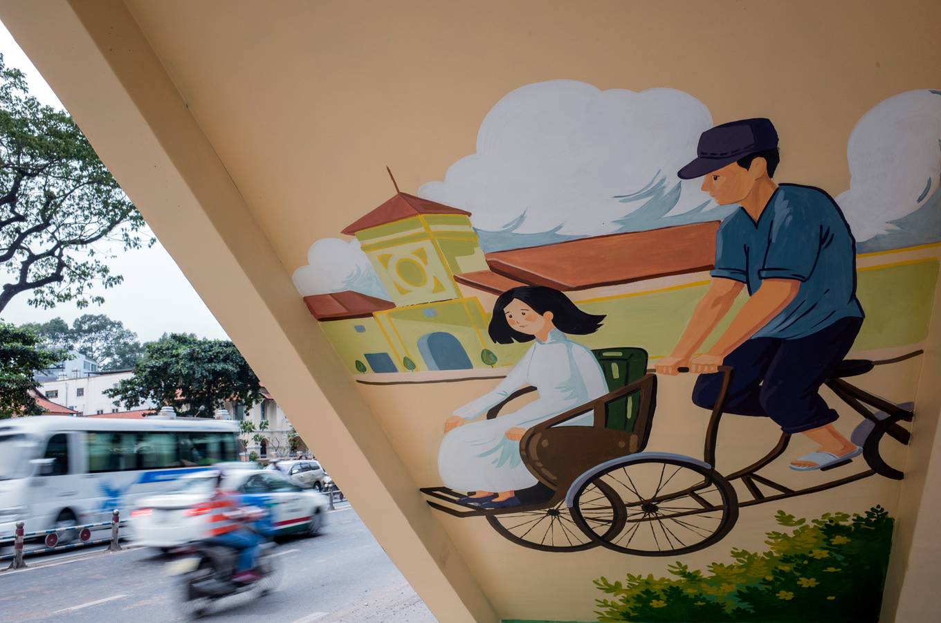 7 cầu bộ hành ở TP HCM được khoác áo mới