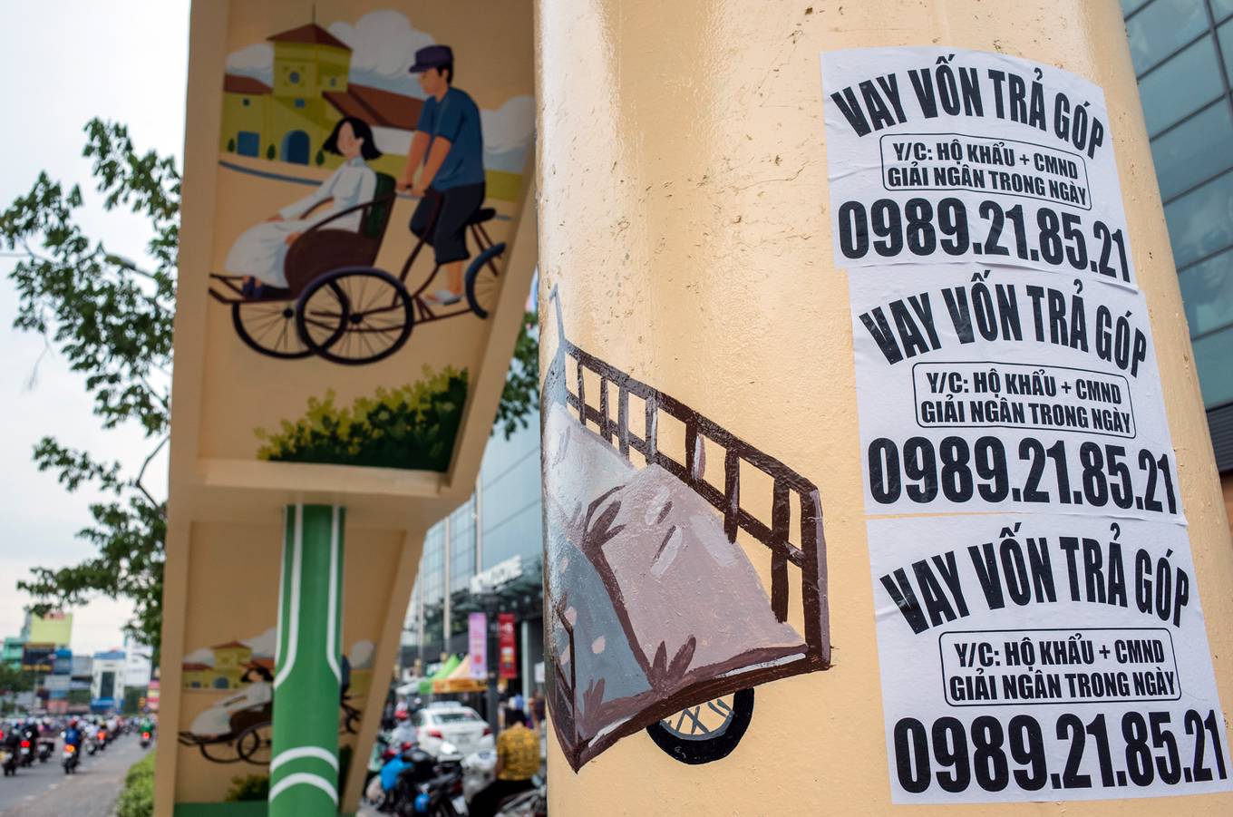 7 cầu bộ hành ở TP HCM được khoác áo mới