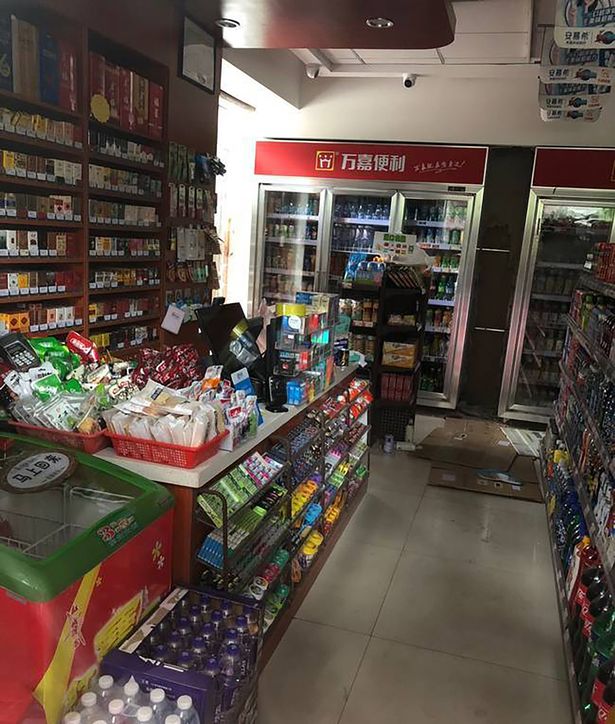 Khoảnh khắc đặc nhiệm TQ bắn chết kẻ cầm dao kề cổ con tin