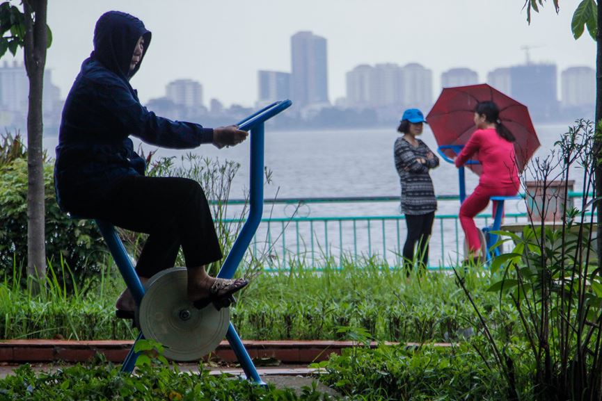 Người Hà Nội run run trong cái lạnh đầu mùa