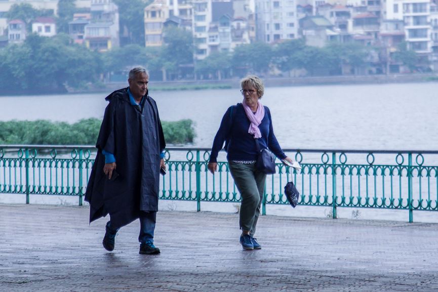 Người Hà Nội run run trong cái lạnh đầu mùa