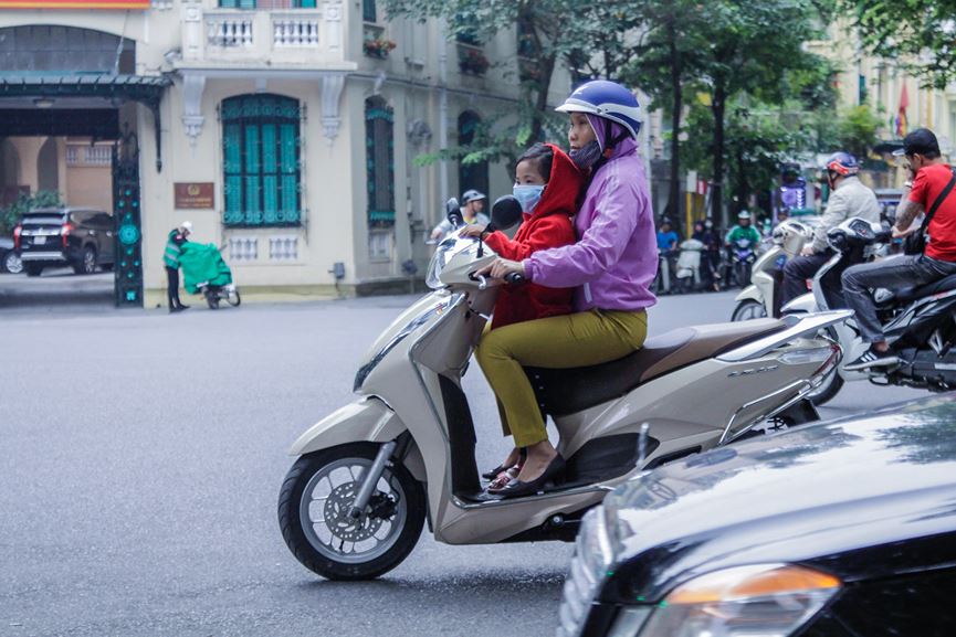 Người Hà Nội run run trong cái lạnh đầu mùa