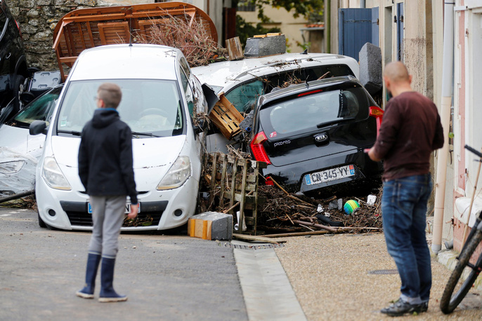 Pháp: Nước mưa 7 tháng trút xuống trong 1 đêm, nữ tu sĩ bị cuốn trôi