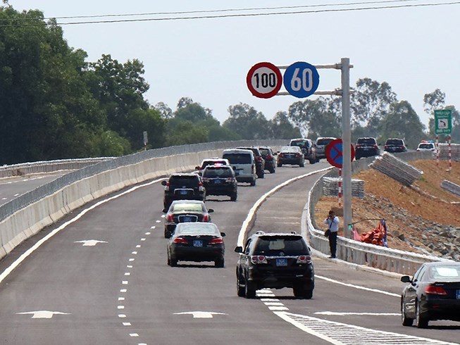 ‘Sang tay’ gói thầu 1.394 tỉ: Chuyện thường?