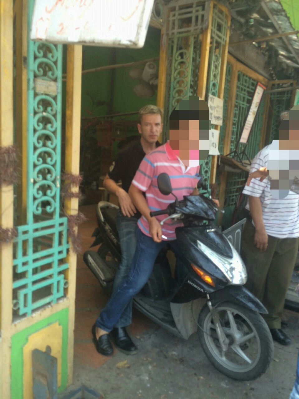 Trắng đêm lần theo dấu vết quỷ ấu dâm ngoại quốc: Rượt đuổi thót tim