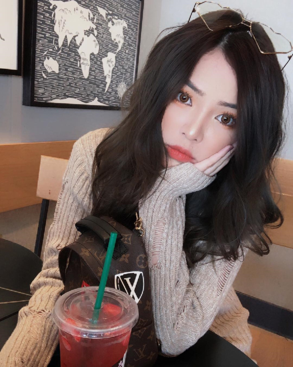 Cuộc sống toàn hàng hiệu, đi xe sang của tiểu thư 10X Việt ở Mỹ