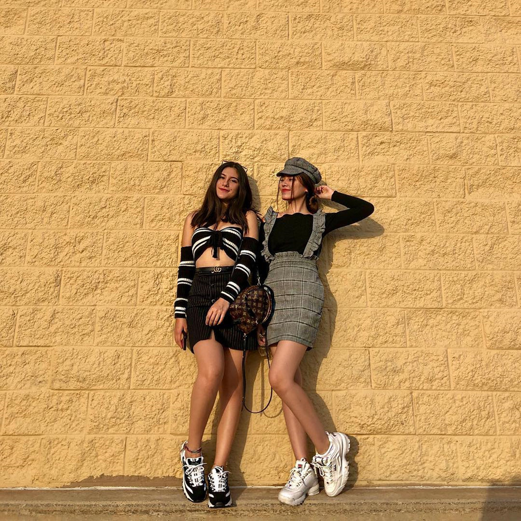 Cuộc sống toàn hàng hiệu, đi xe sang của tiểu thư 10X Việt ở Mỹ