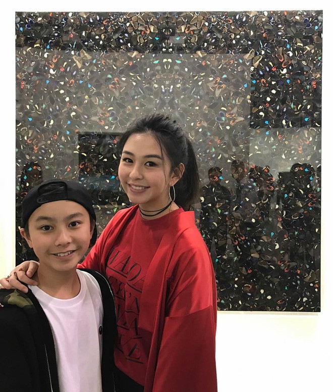 Xuất hiện vài phút, con gái 17 tuổi của nữ hoàng phim 18+ gây sốt vì quá đẹp, khí chất