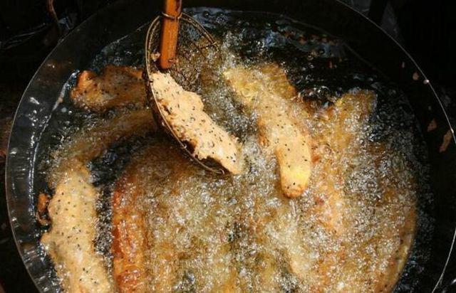 Người phụ nữ bị ung thư dạ dày giai đoạn cuối vì thói quen nấu nướng tai hại