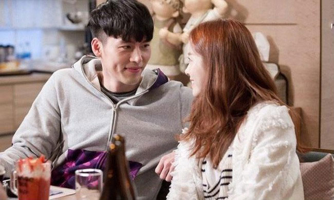 Hớn hở đặt bàn nhà hàng sang trọng chúc mừng 20/10 cho vợ, chồng phát hiện bị cắm sừng lúc nào không hay