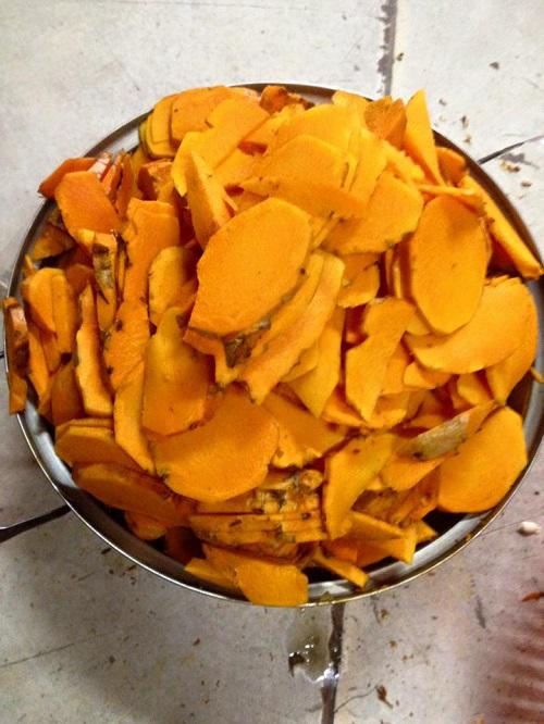 Thái nghệ bỏ vào ngâm với mật ong rồi thoa lên mặt và xem điều kì diệu gì xảy ra