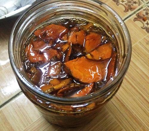 Thái nghệ bỏ vào ngâm với mật ong rồi thoa lên mặt và xem điều kì diệu gì xảy ra