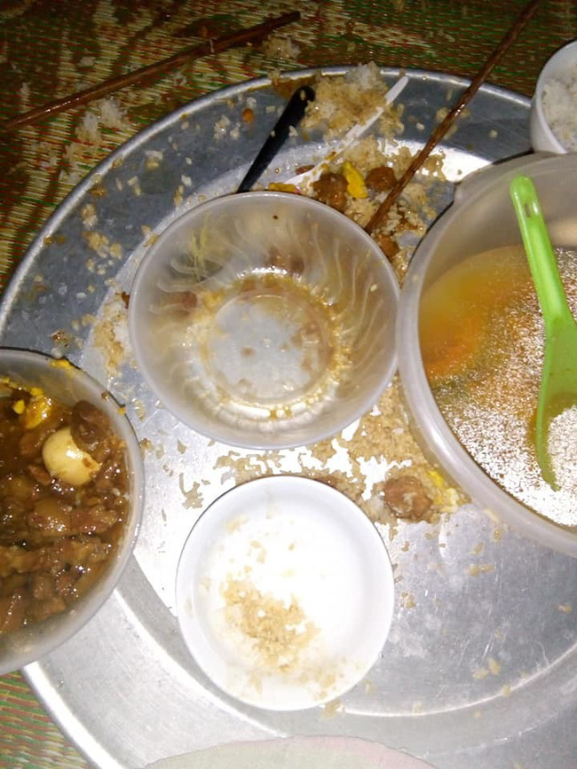 Vợ kể khổ chưa ăn cơm chồng đã hất đổ mâm khiến chị em bức xúc, khi biết lý do lại hùa vào trách thêm