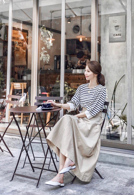 Phối chân váy kaki hợp mốt mùa thu cho nàng công sở