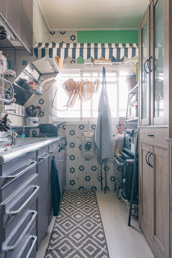 Căn hộ tràn ngập sắc màu hạnh phúc, góc nào cũng vô cùng đặc biệt của bà mẹ Nhật đơn thân với 2 con nhỏ