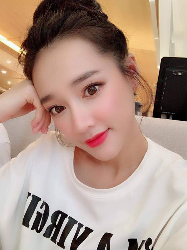 Lần đầu tiên Trường Giang công khai đăng ảnh hai vợ chồng sau đám cưới, tự tin gọi Nhã Phương là Rảnh Phi