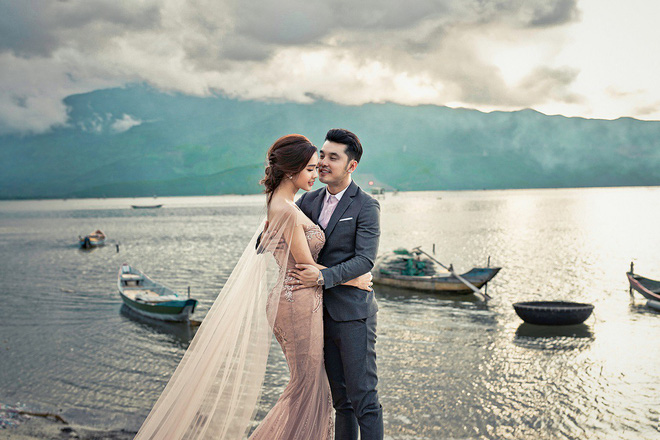 Ưng Hoàng Phúc khoá môi bà xã Kim Cương ngọt ngào trong bộ ảnh cưới, đã ấn định ngày cử hành hôn lễ