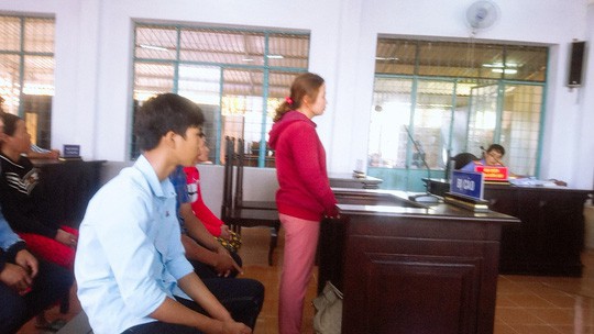 Vụ đánh ghen tàn bạo ở Cà Mau: Truy người tung clip lên mạng