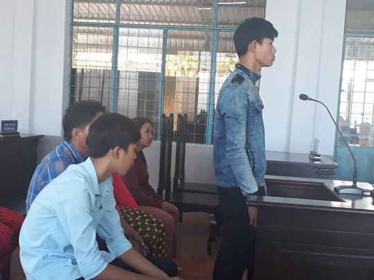 Vụ đánh ghen tàn bạo ở Cà Mau: Truy người tung clip lên mạng