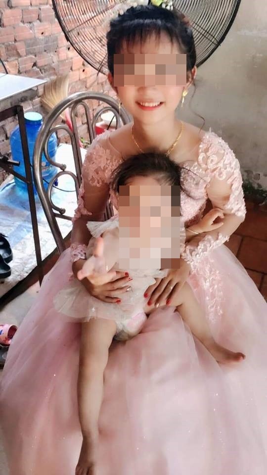 Lễ đính hôn gây chú ý nhất mạng xã hội hôm qua: Cô dâu 12 tuổi, chú rể 14 tuổi? Lễ đính hôn gây chú ý nhất mạng xã hội hôm qua: Cô dâu 12 tuổi, chú rể 14 tuổi?