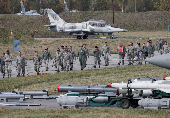 Rơi chiến đấu cơ Ukraine, phi công Mỹ thiệt mạng