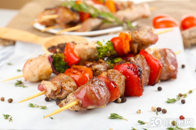 4 kiểu ăn uống càng ăn càng xấu xí, già nua, bệnh tật: Có thể bạn cũng đang mắc lỗi này!