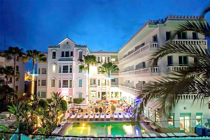 Khách sạn của Messi được thuê đăng cai tiệc sex đồng tính