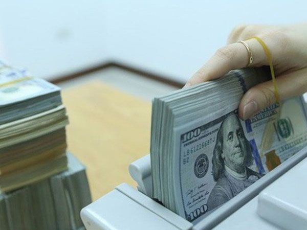 Tỷ giá ngoại tệ ngày 17/10: Áp lực tứ bề, USD giảm tiếp