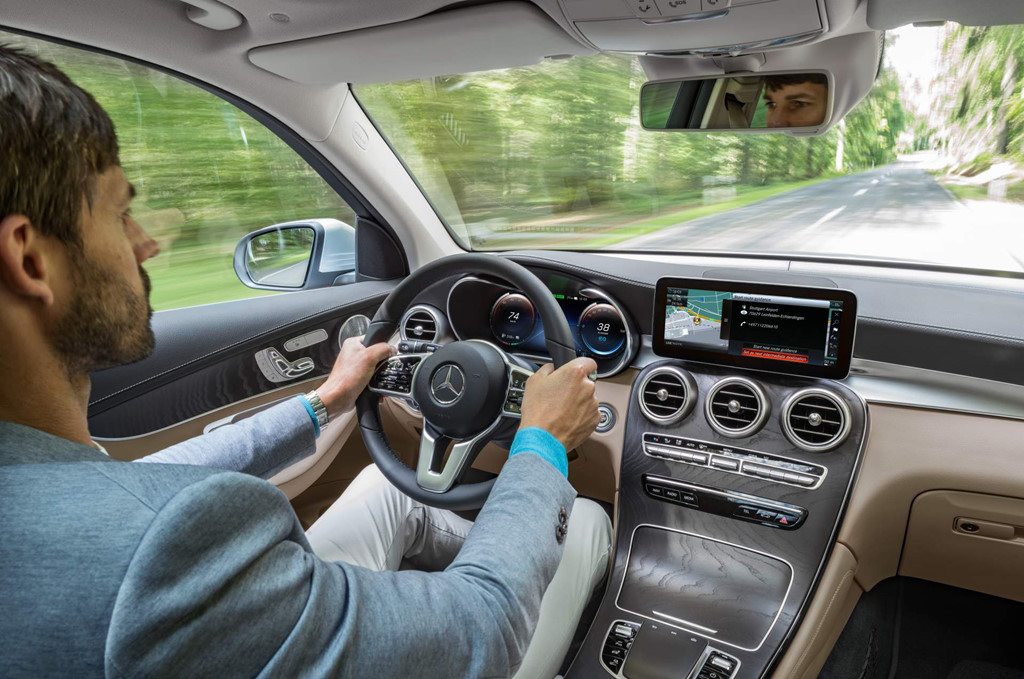 Xe không cần xăng của Mercedes lăn bánh cuối tháng này