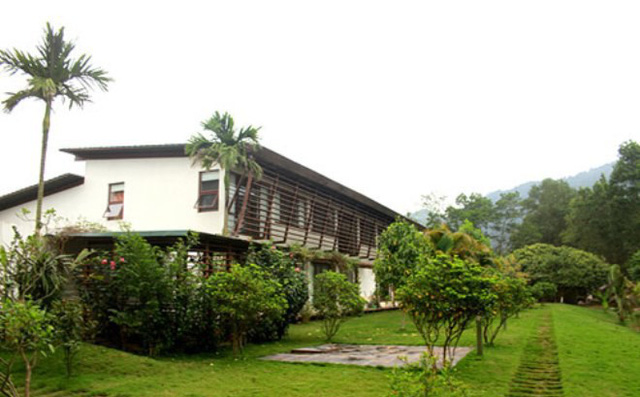 Chồng ca sỹ Mỹ Linh nói về biệt thự vi phạm: Chúng tôi có sổ đỏ và xây dựng trên đất thổ cư