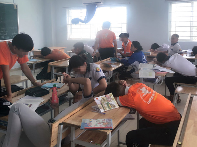 Nội trú - Góc khuất sau cổng trường: Những cuộc tình... fast food