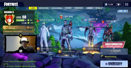 Mesut Ozil tập làm streamer game