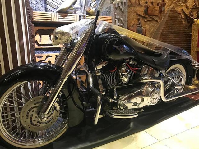 Người đàn ông tự nhận lúc nào cũng đeo 8kg vàng trên người khiến MXH xôn xao