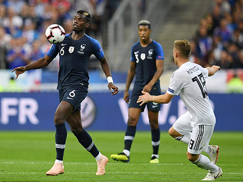 Pogba hứng gạch vì mắc lỗi khiến Pháp nhận bàn thua
