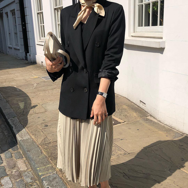 Áo blazer không hề một màu, nhàm chán bởi có ít nhất 5 biến tấu để các nàng thỏa sức làm điệu trong mùa lạnh năm nay