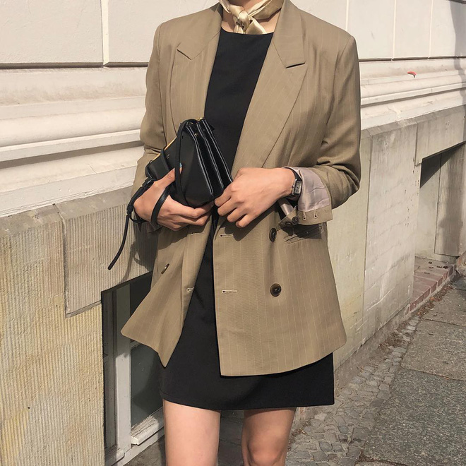 Áo blazer không hề một màu, nhàm chán bởi có ít nhất 5 biến tấu để các nàng thỏa sức làm điệu trong mùa lạnh năm nay