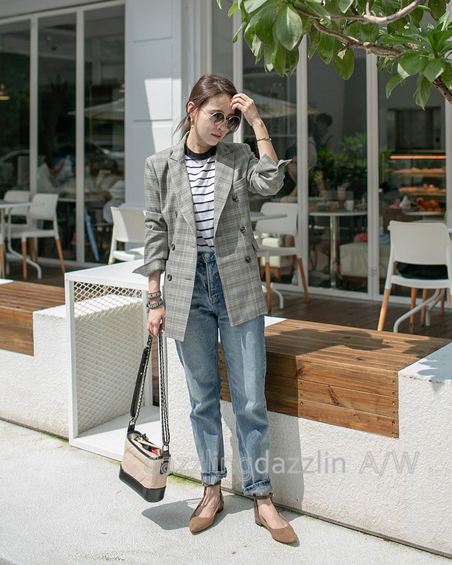 Áo blazer không hề một màu, nhàm chán bởi có ít nhất 5 biến tấu để các nàng thỏa sức làm điệu trong mùa lạnh năm nay