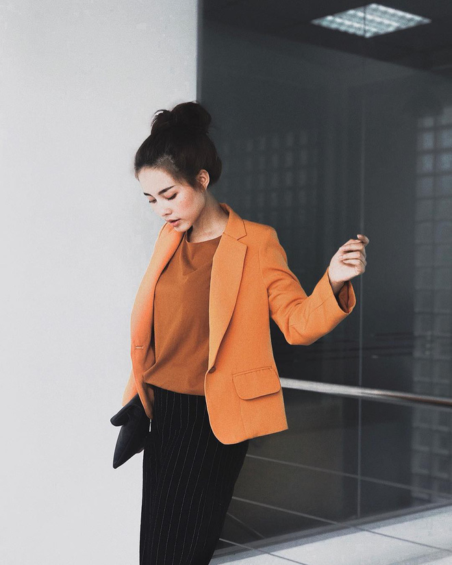 Áo blazer không hề một màu, nhàm chán bởi có ít nhất 5 biến tấu để các nàng thỏa sức làm điệu trong mùa lạnh năm nay