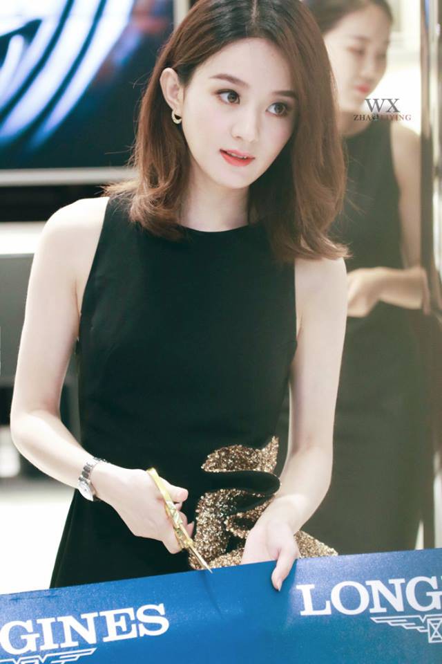 Phùng Thiệu Phong danh gia vọng tộc đến thế nào mà dân tình cho rằng Triệu Lệ Dĩnh bắt được vàng?