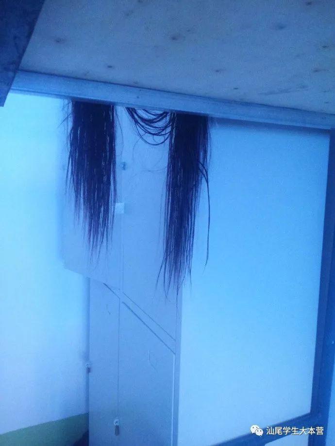 Truyện kinh dị siêu ngắn nhưng gây ám ảnh kinh niên ở ký túc xá: Đứa giường trên xõa tóc khi ngủ!