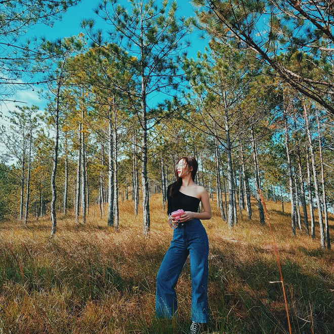 Loạt ảnh gợi cảm của Quỳnh Kool - em gái Lan cave chiếm sóng nhất hôm nay!