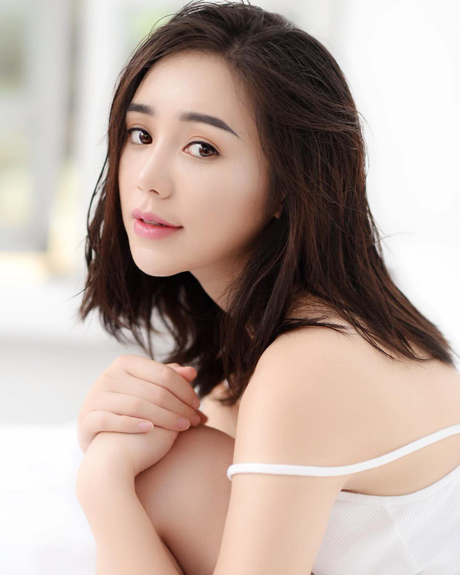 Loạt ảnh gợi cảm của Quỳnh Kool - em gái Lan cave chiếm sóng nhất hôm nay!